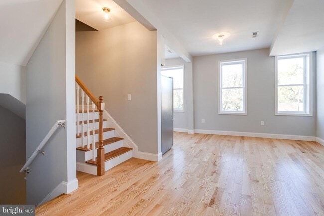 Building Photo - 2323 Whittier Ave
