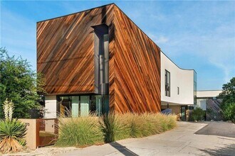 Building Photo - 1713 Bluebonnet Ln