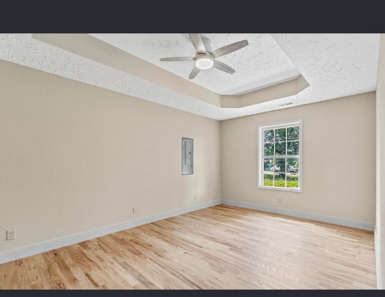 Building Photo - 1623 W Hovey St