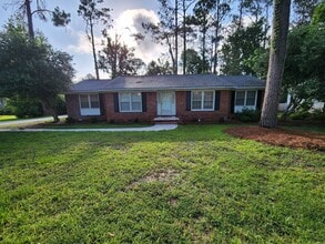 Building Photo - Spacious Brick Home with Modern Upgrades & Huge Fenced Yard in Valdosta!