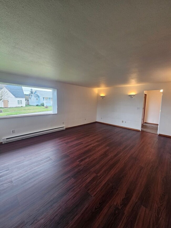 Building Photo - 1404 S Cherry St