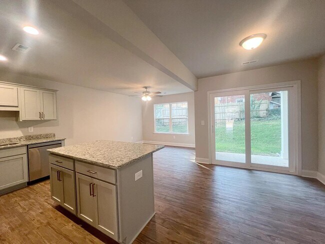 Building Photo - 106 Keel Ln