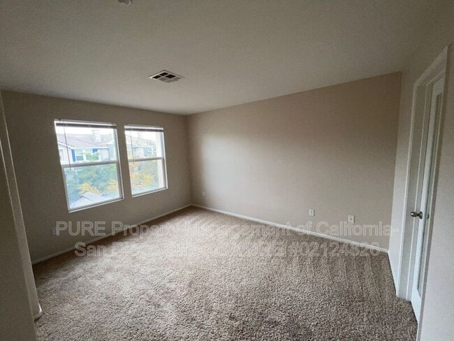 Building Photo - 1586 Sumac Pl