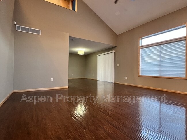 Building Photo - 1765 Sara Ct