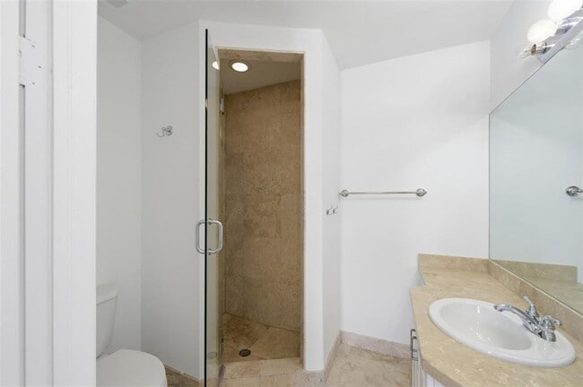 Building Photo - 2515 NE 18th St