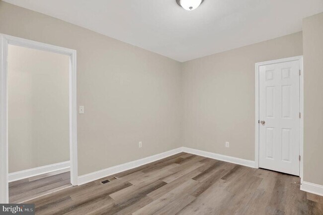 Building Photo - 2942 Arunah Ave