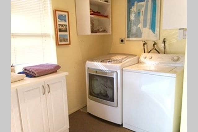 Full-sized laundry - 4531 Chateau Dr