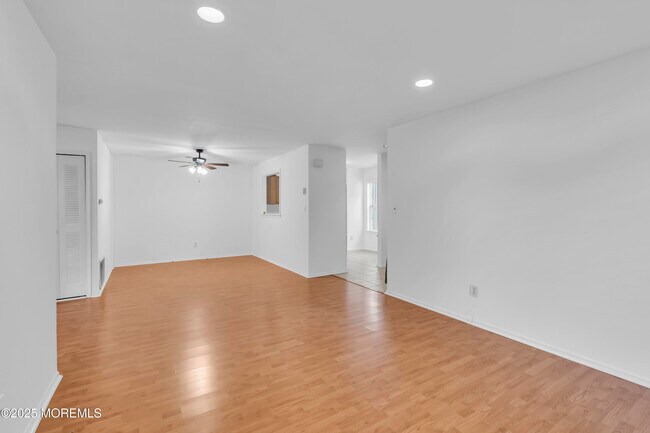 Building Photo - 237 Paddington Ct