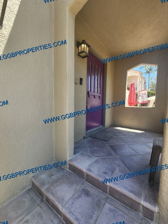 Building Photo - Come See this SAT! 06/27/26 - Live the Belmont Shore Lifestyle! Spanish 2 Bedroom / 1 Bath Home w...