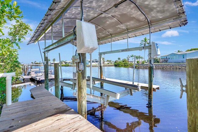 Building Photo - 4730 Almar Dr