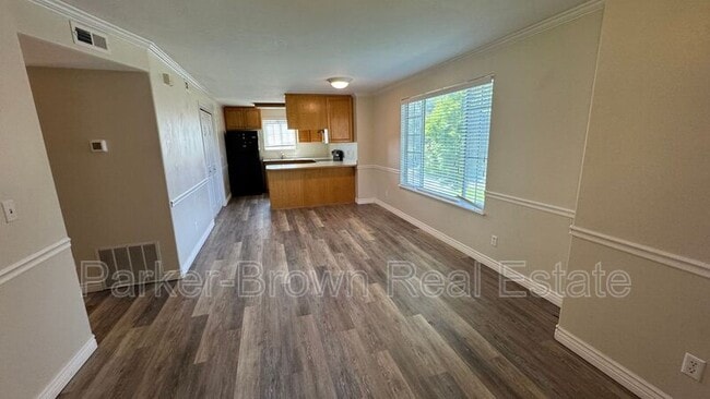 Building Photo - 1060 S Orem Blvd