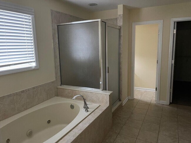 Building Photo - 5645 Princeton Run Trail