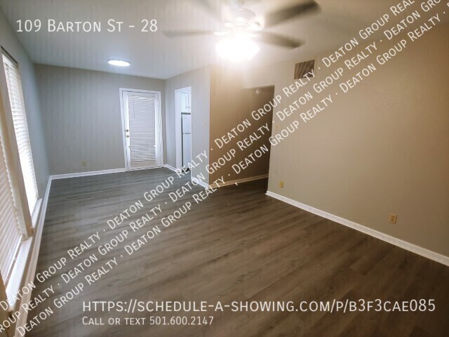 Building Photo - 109 Barton St