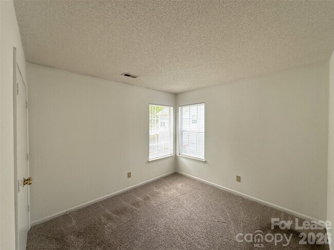 Building Photo - 10218 Ridgewell Ct