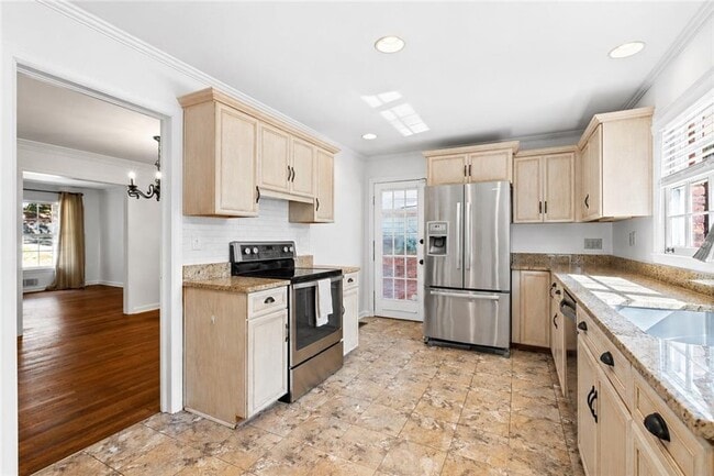 Building Photo - 787 Loridans Dr NE