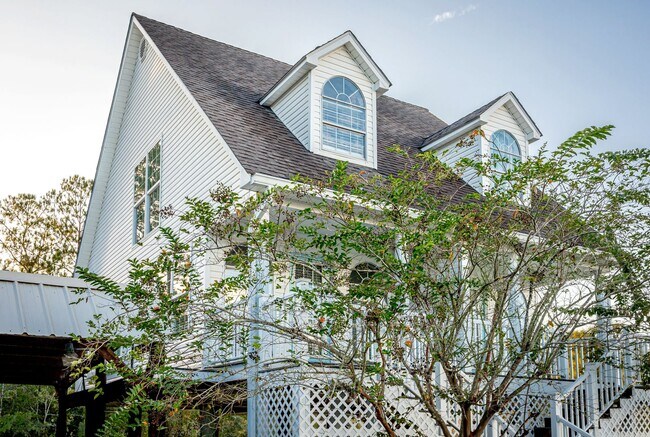 Building Photo - 1102 Stanfield Point Rd