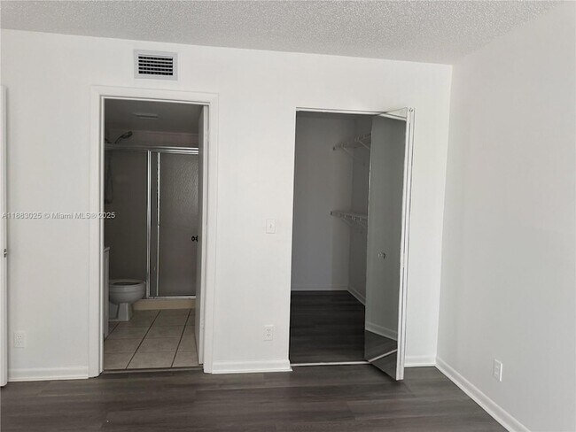 Building Photo - 1101 Green Pine Blvd