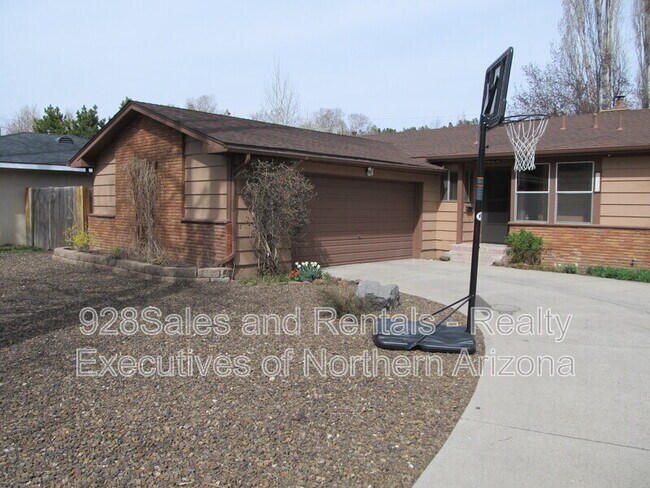 Building Photo - 1218 N McMillan Rd