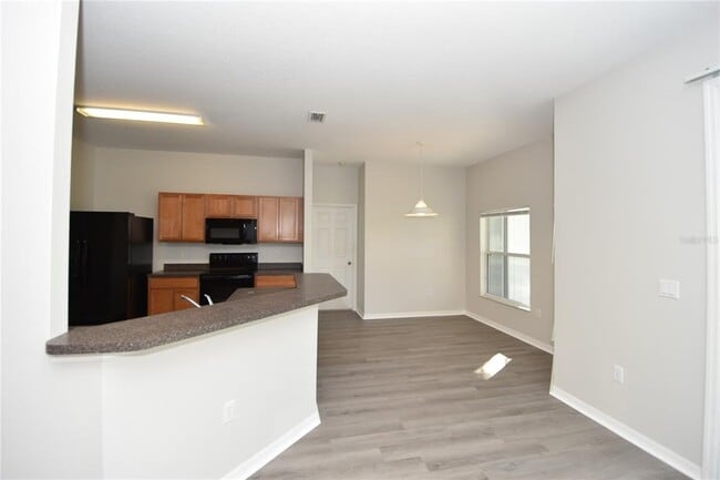 Building Photo - 4 Lynn Pl