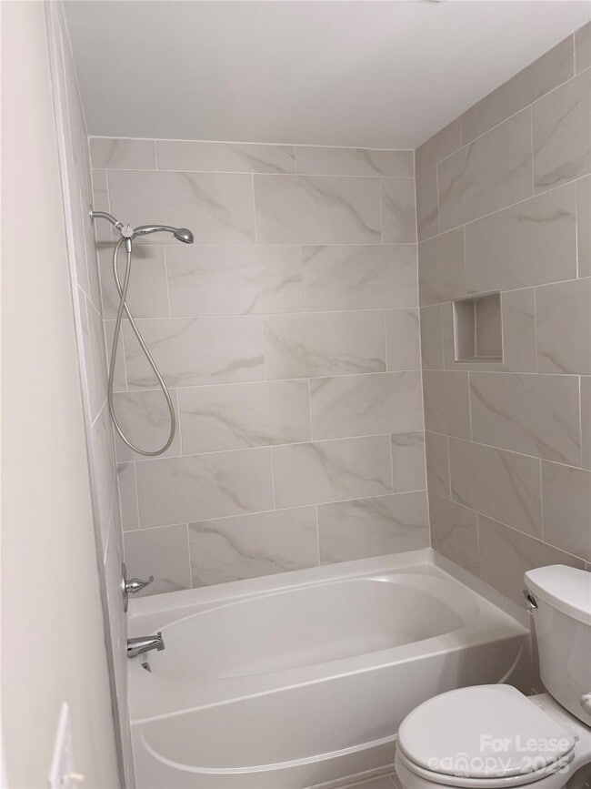 Building Photo - 1010 Eagles Nest Ln