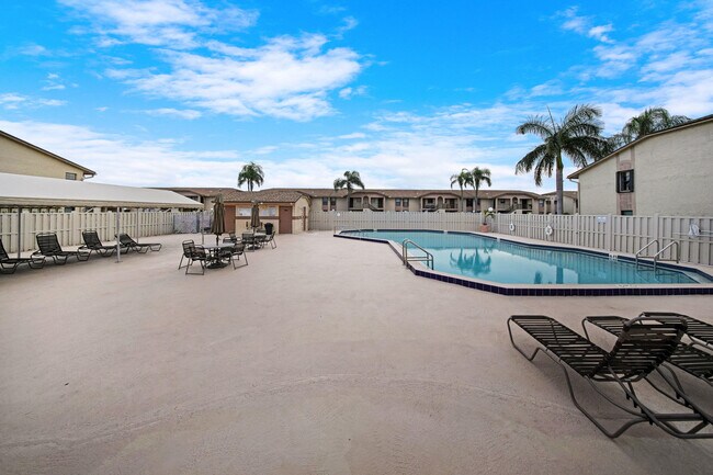Building Photo - 9480 Boca Cove Cir