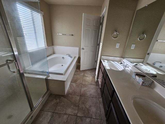 Building Photo - 5620 Bloom Dr