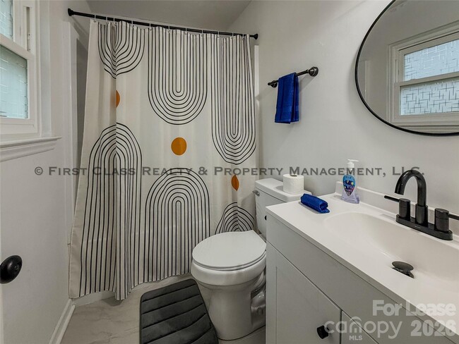 Building Photo - 5819 Woodrock Ct