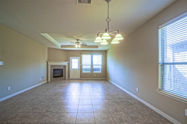 Building Photo - 8206 Jasmine Ct