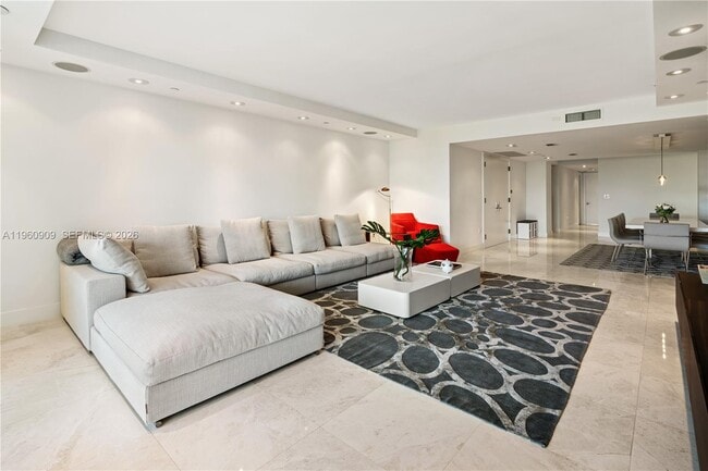 Building Photo - 765 Crandon Blvd