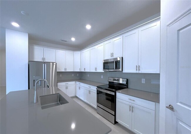 Building Photo - 4048 Redbridge Lp