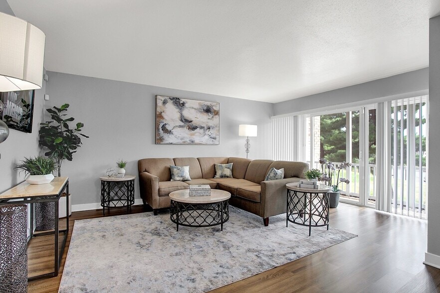 Primary Photo - Verona at Silver Hill