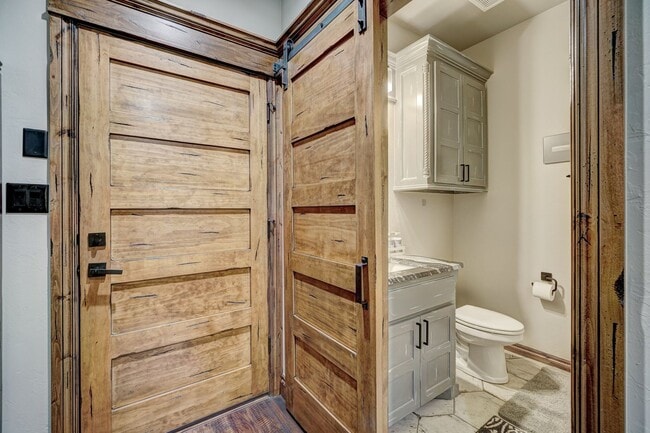 Building Photo - 4009 NE Realtree Dr