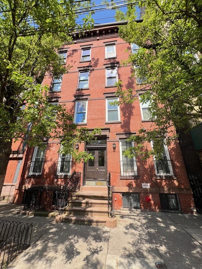Building Photo - 317 Barrow St