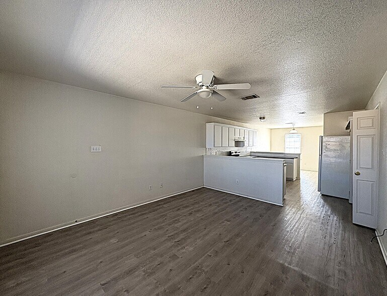 Building Photo - 3402 Cantabrian Dr