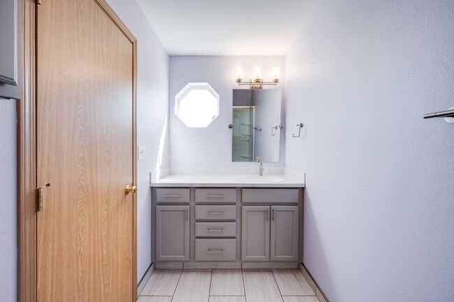 Building Photo - Townhouse Retreat on Military Hill – Moder...