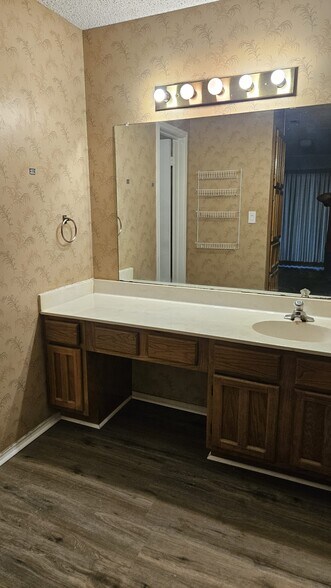 Bathroom Sink - 1202 Thorpe Ln