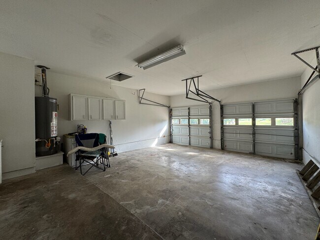 Building Photo - 3114 Kleinmann Ave