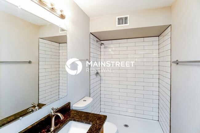 Building Photo - 5 Bedroom Pet-Friendly Home in Mesa, AZ wi...