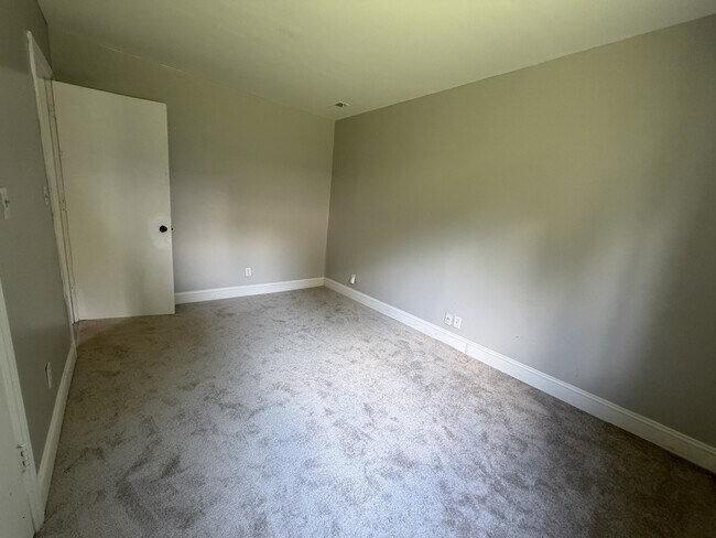 Building Photo - 5224 Farm Pond Ln