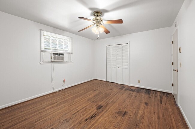 Building Photo - Amazing 2BR/1BA in the Heart of Hillsboro ...