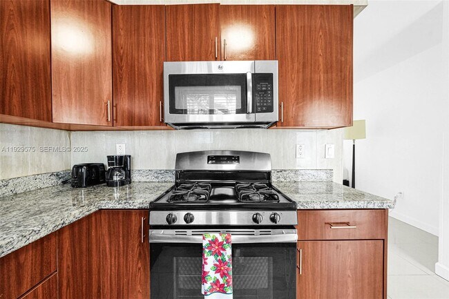 Building Photo - 1035 94th St