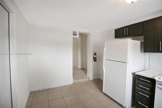 Building Photo - 1160 W 26th Ct