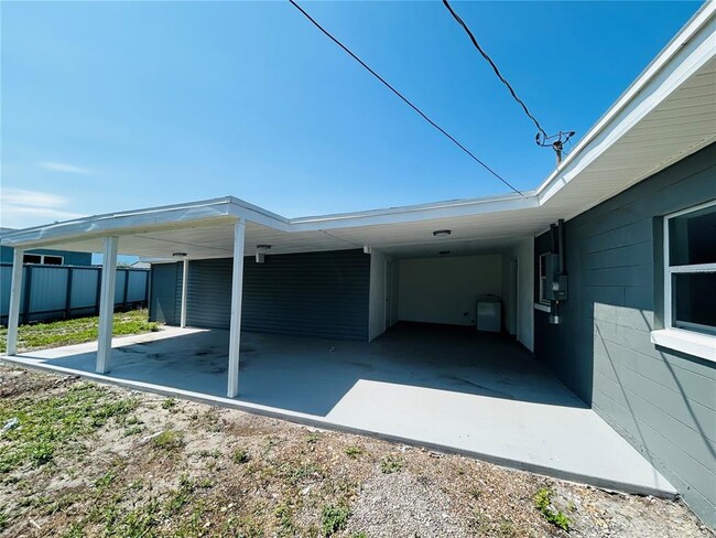 Building Photo - 6603 Cocos Dr