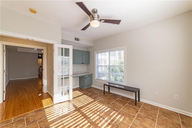 Building Photo - 3275 Lenox Rd NE