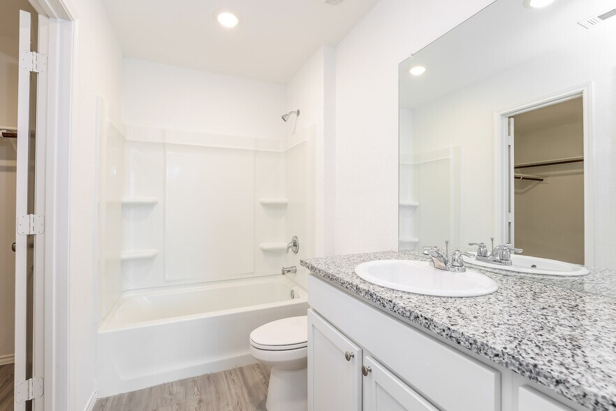 Building Photo - 4247 Southton Mere