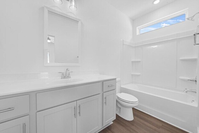 Building Photo - Spacious Home with Fenced Backyard!