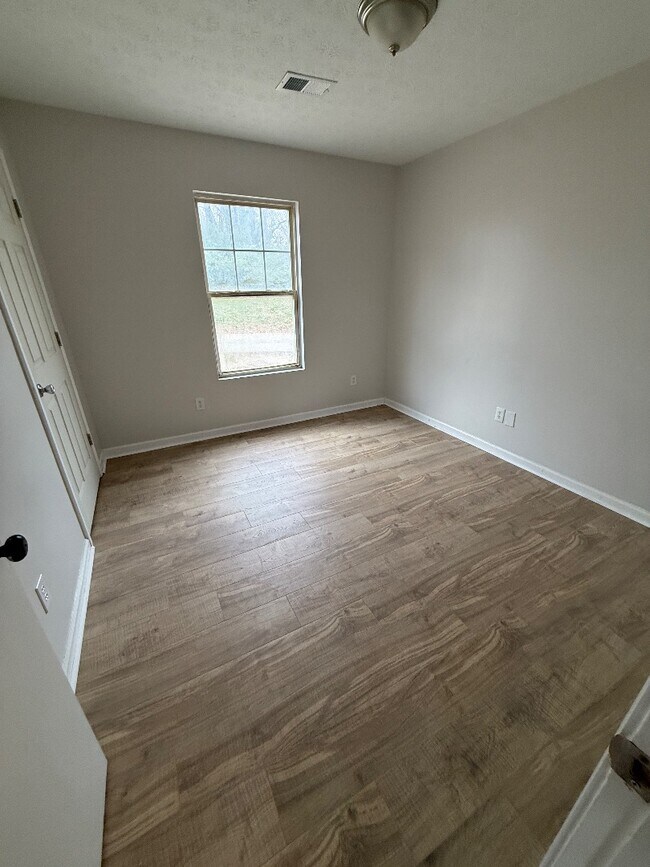 Building Photo - 517 Joel St