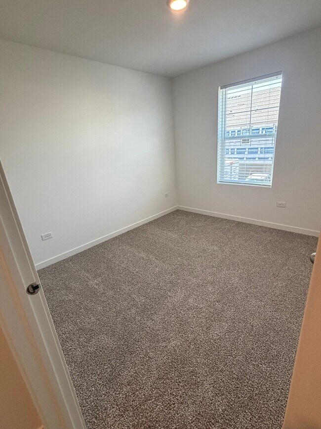 Building Photo - 2246 Barbera Dr