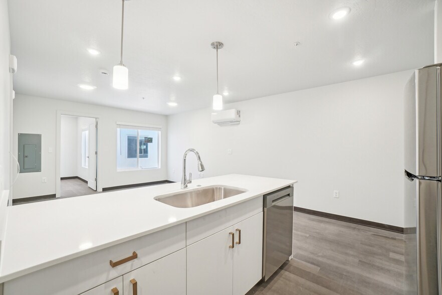 Building Photo - 1326 S 500 E