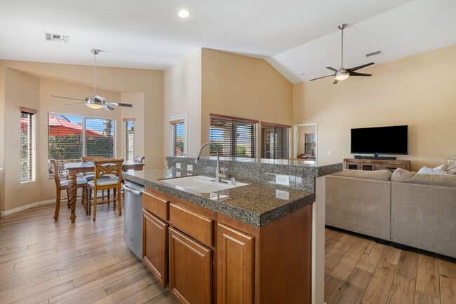 Building Photo - 79699 Carmel Valley Ave